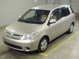 2003 Toyota Raum