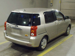 2003 Toyota Raum