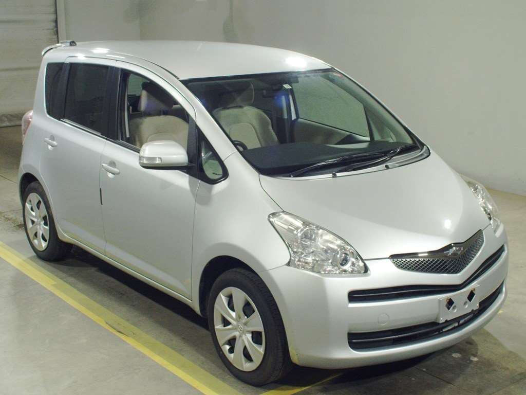 2009 Toyota Ractis SCP100[2]