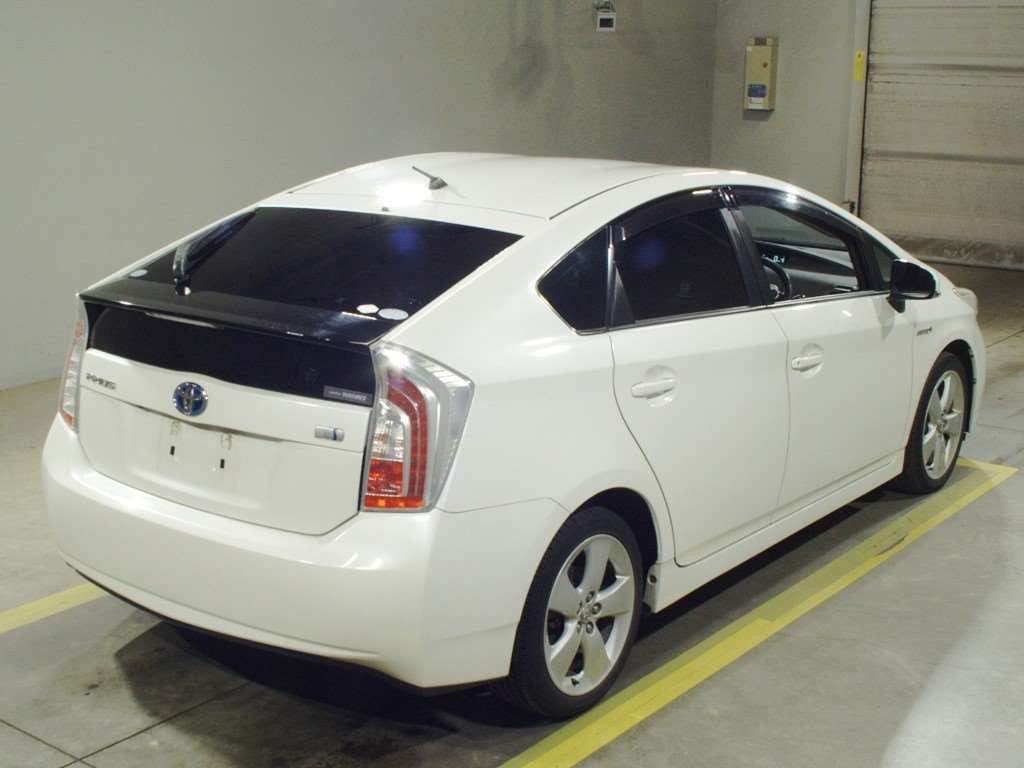 2013 Toyota Prius ZVW30[1]