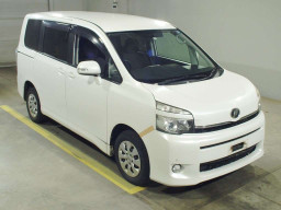 2011 Toyota Voxy