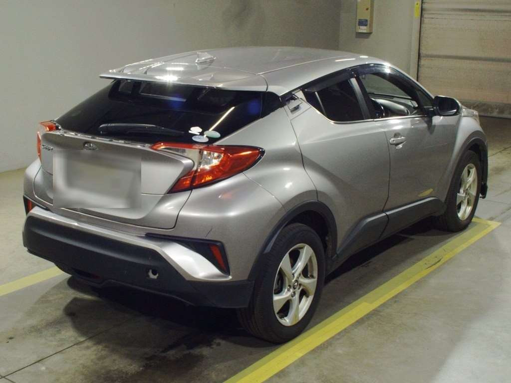 2017 Toyota C-HR NGX50[1]