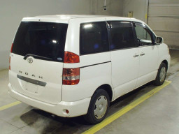 2003 Toyota Noah