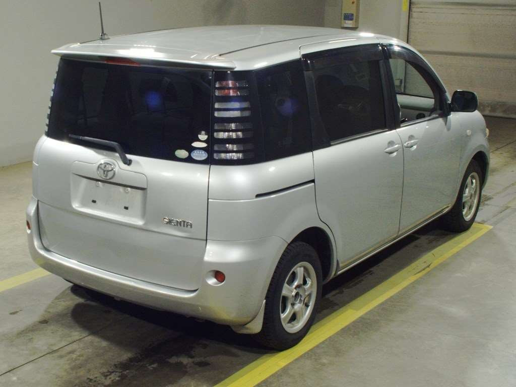 2005 Toyota Sienta NCP81G[1]