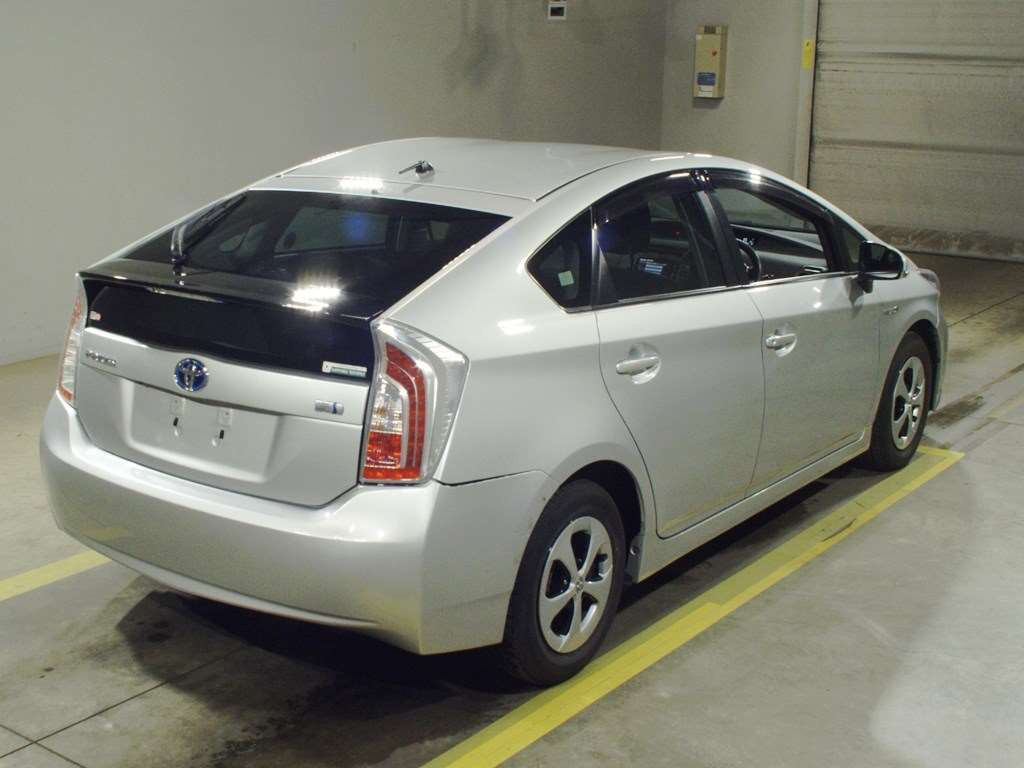 2012 Toyota Prius ZVW30[1]