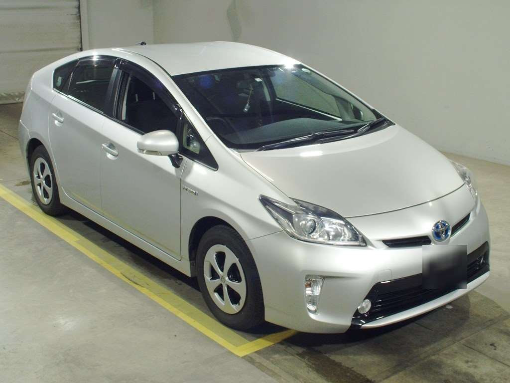 2012 Toyota Prius ZVW30[2]