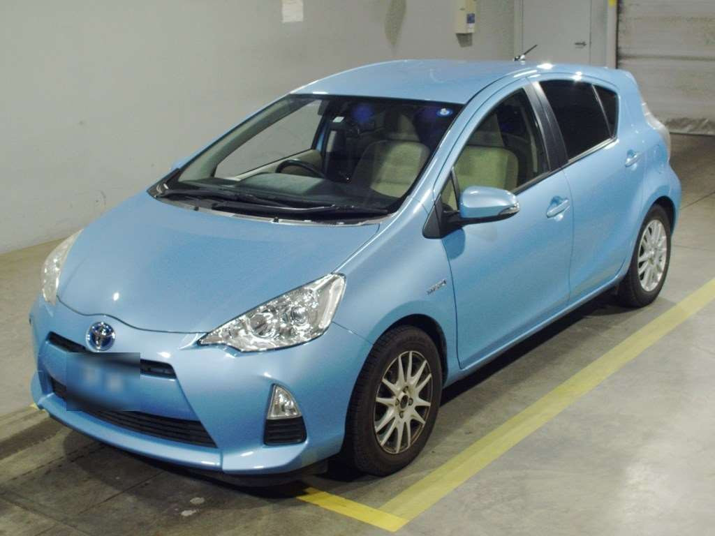 2013 Toyota Aqua NHP10[0]