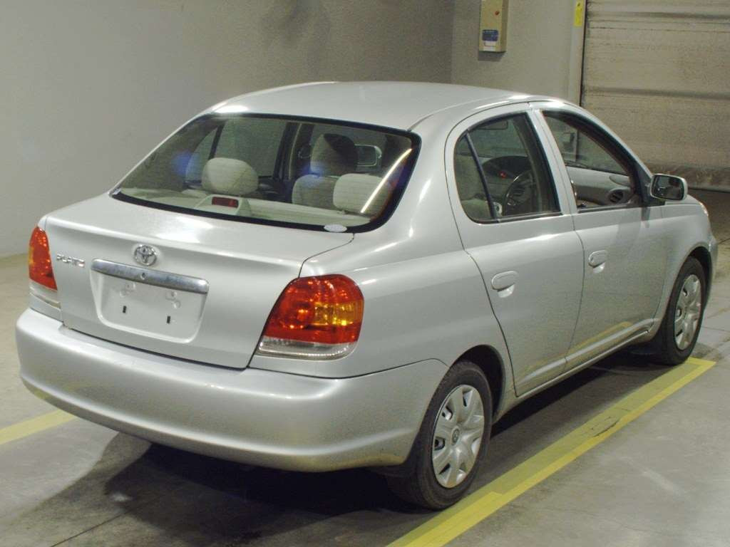 2003 Toyota Platz SCP11[1]