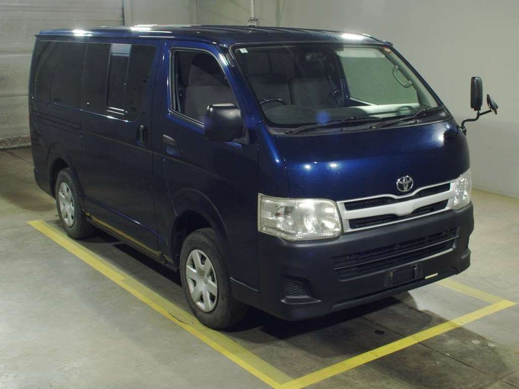 2011 Toyota Hiace Van KDH206V[2]