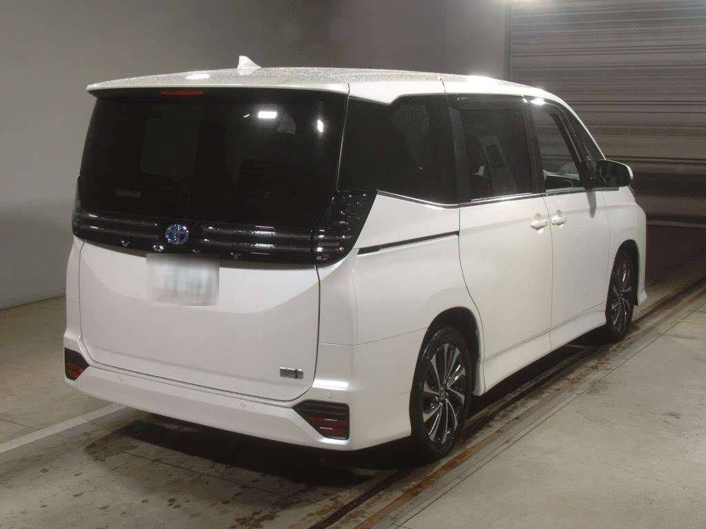 2022 Toyota Voxy ZWR90W[1]