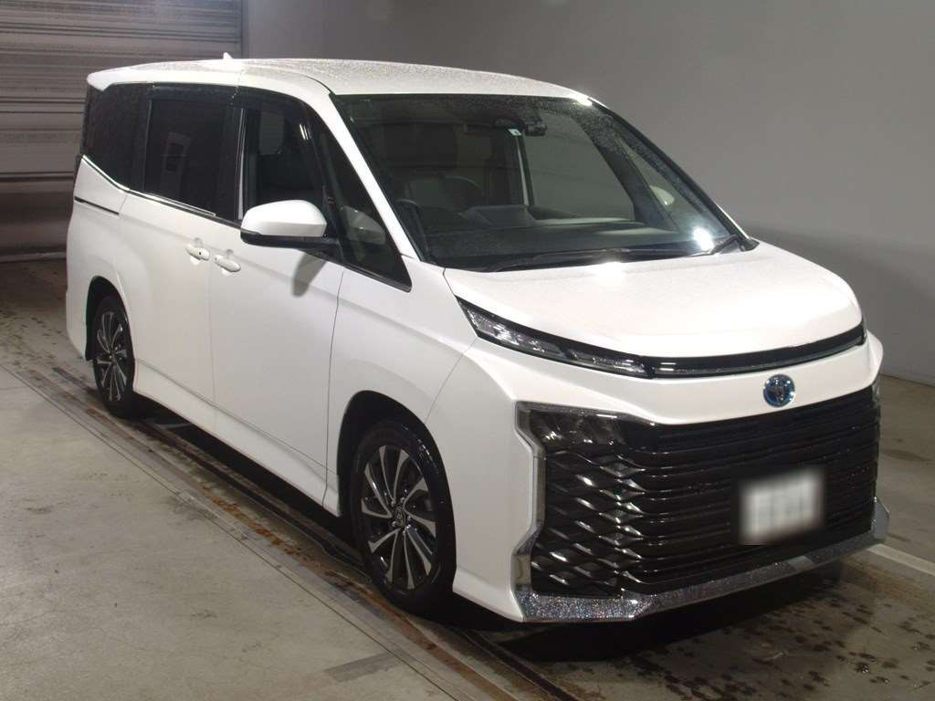 2022 Toyota Voxy ZWR90W[2]