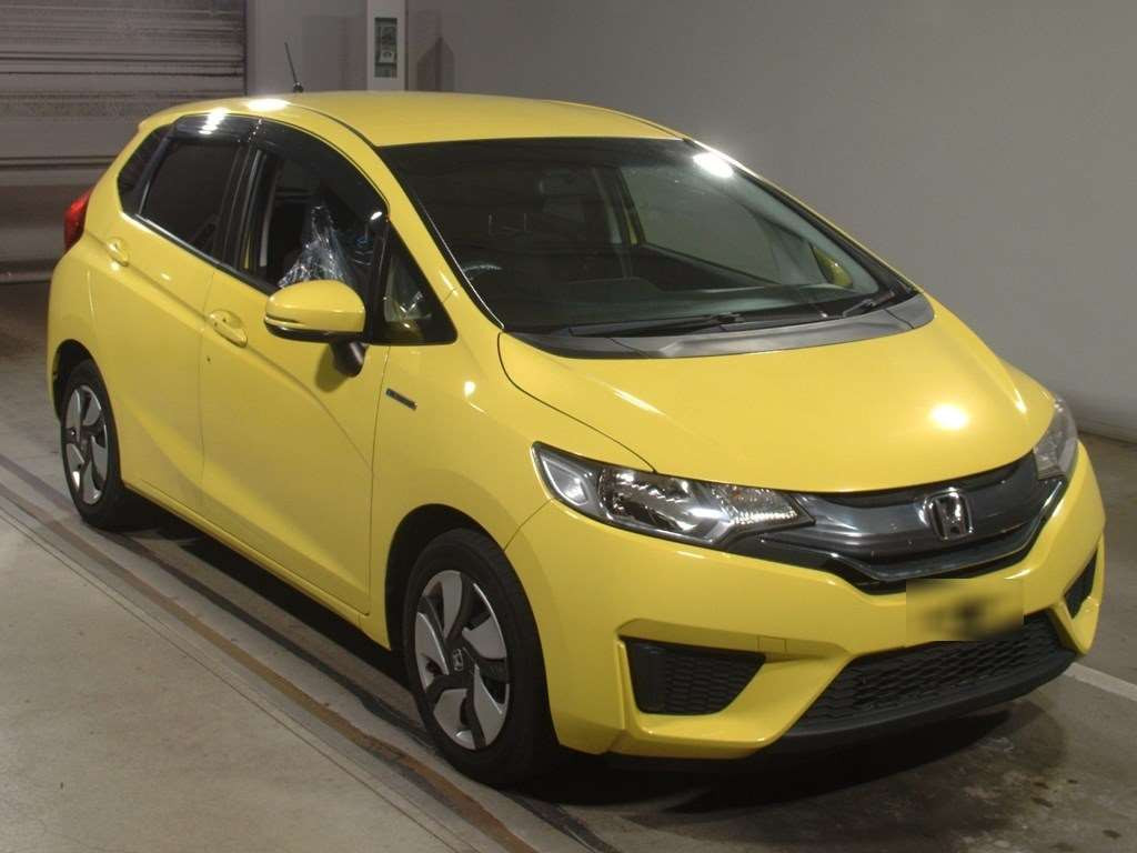 2015 Honda Fit Hybrid GP5[2]