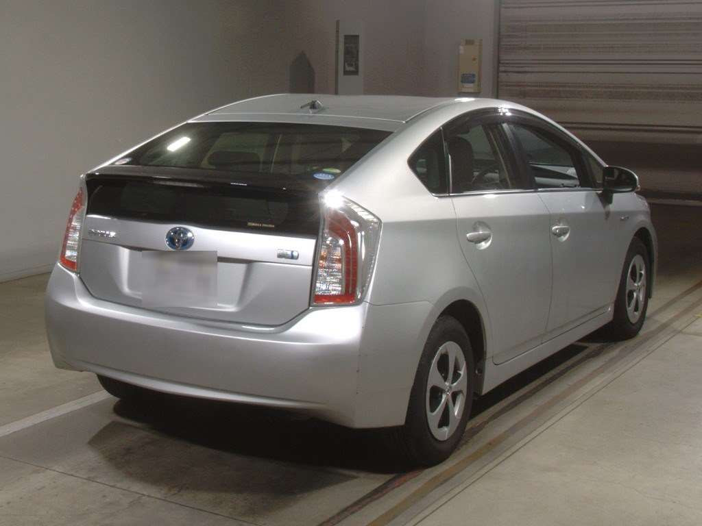 2015 Toyota Prius ZVW30[1]