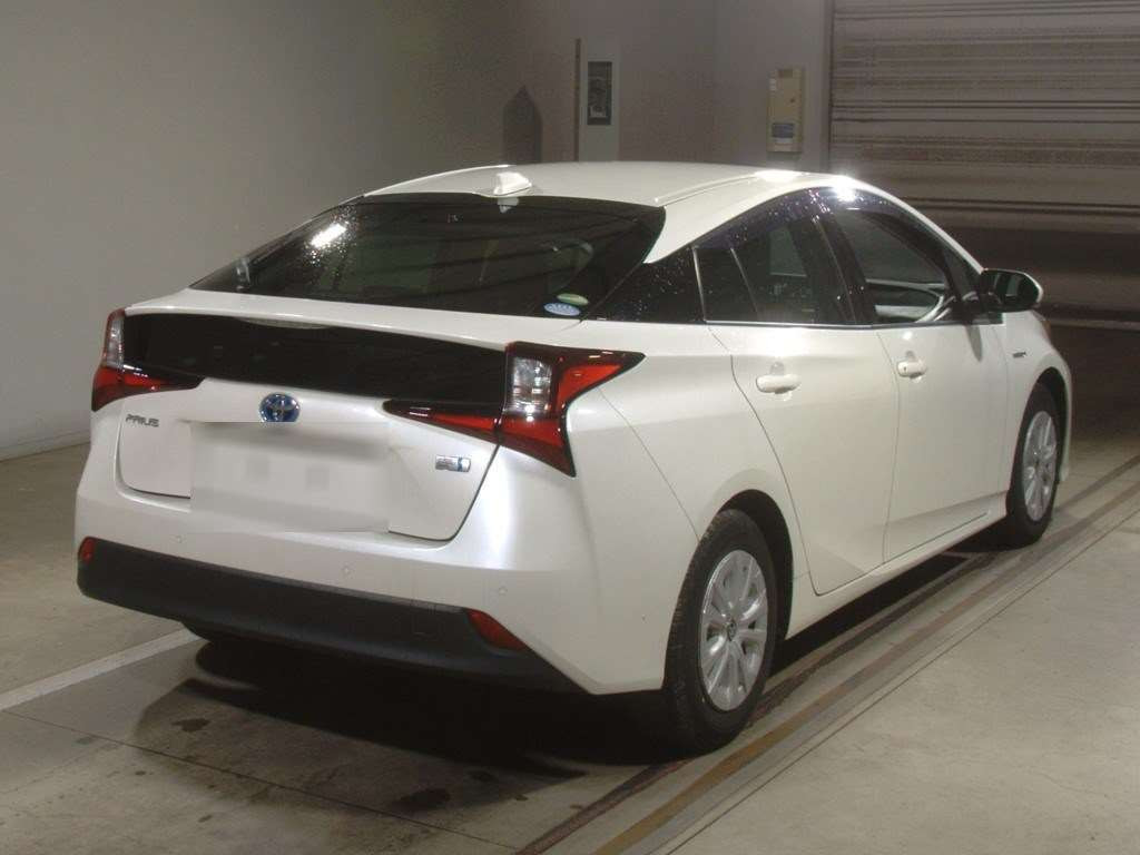 2019 Toyota Prius ZVW51[1]