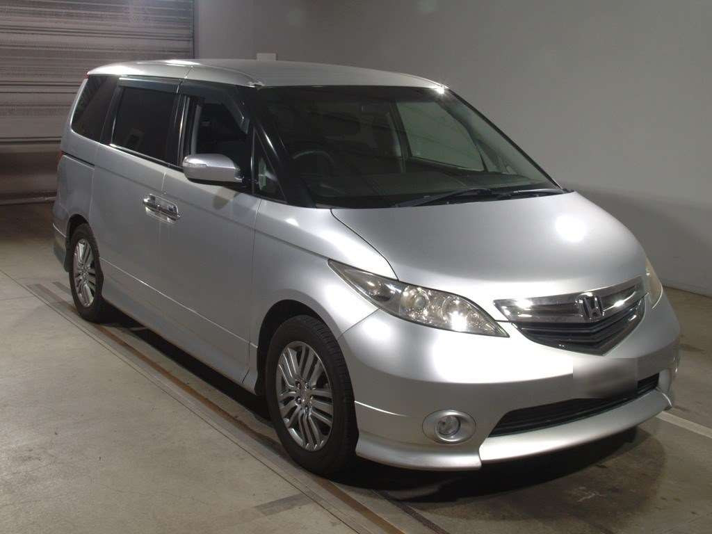 2006 Honda Elysion RR1[2]