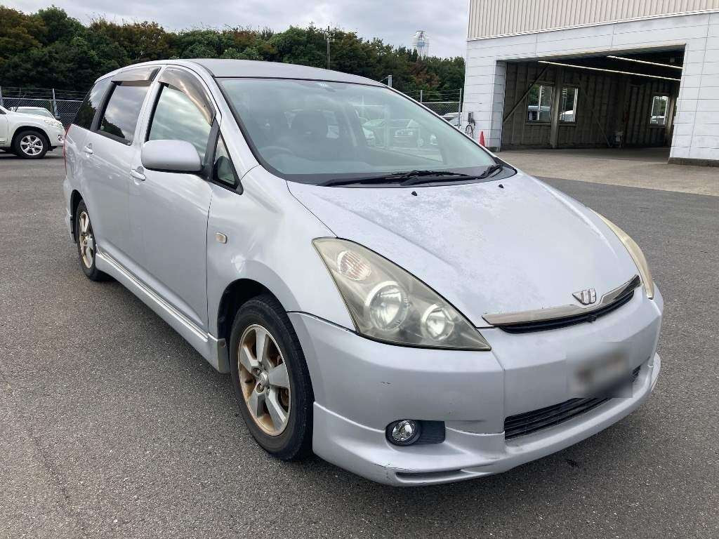 2003 Toyota Wish ZNE10G[2]