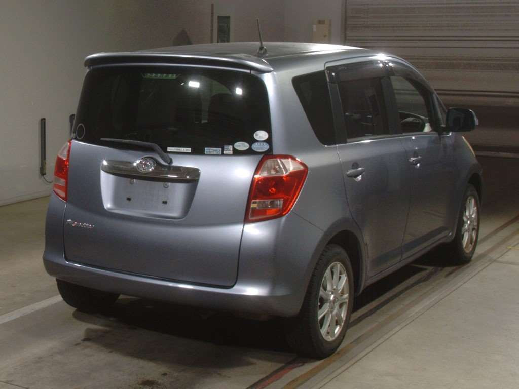 2005 Toyota Ractis NCP100[1]