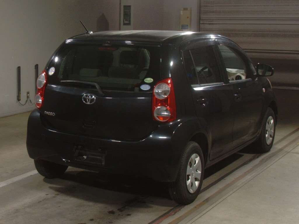 2012 Toyota Passo KGC30[1]