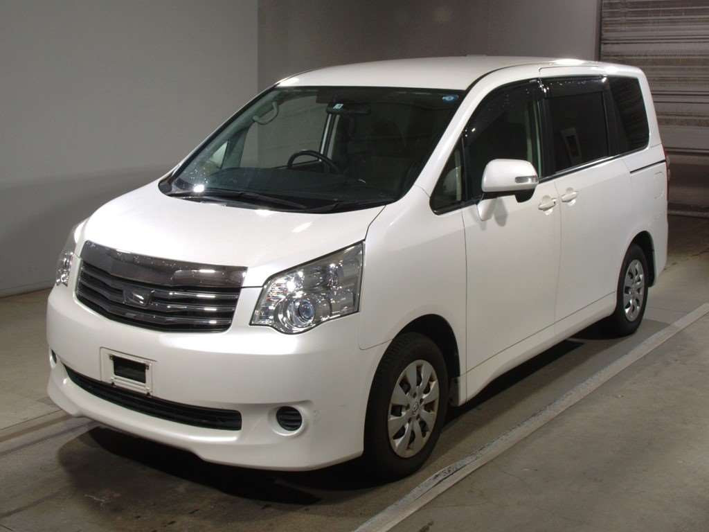 2013 Toyota Noah ZRR70G[0]