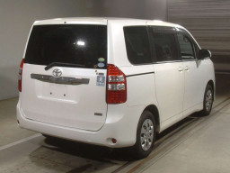 2013 Toyota Noah