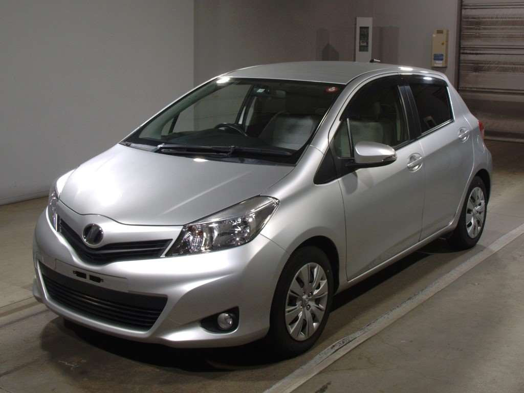 2013 Toyota Vitz NSP130[0]