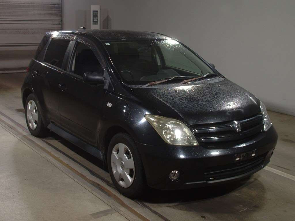 2005 Toyota IST NCP60[2]