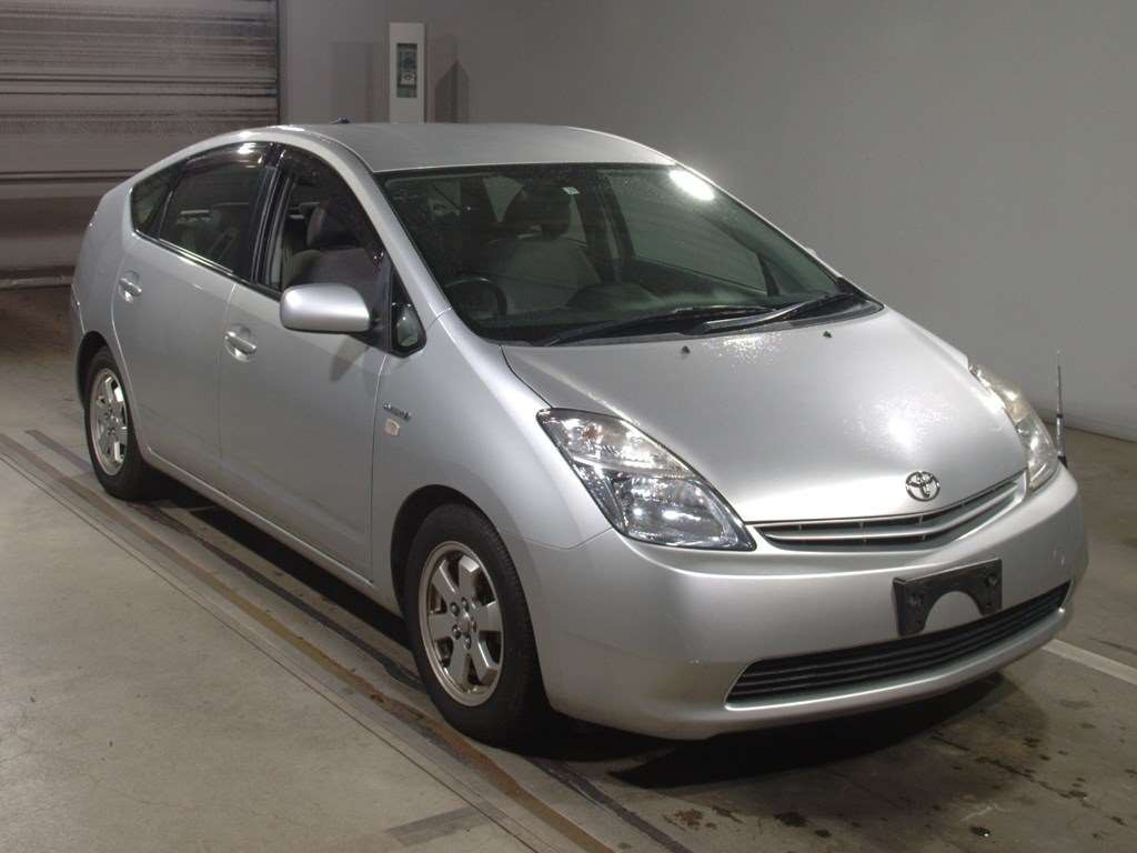 2011 Toyota Prius NHW20[2]