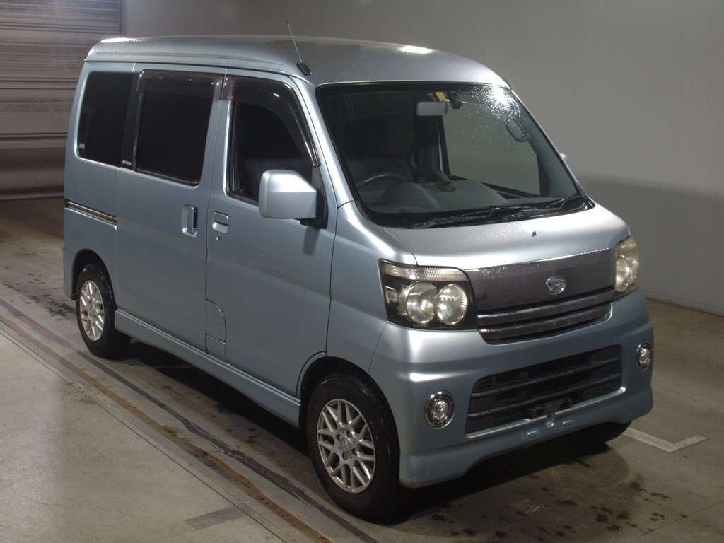 2005 Daihatsu Atrai Wagon S320G[2]