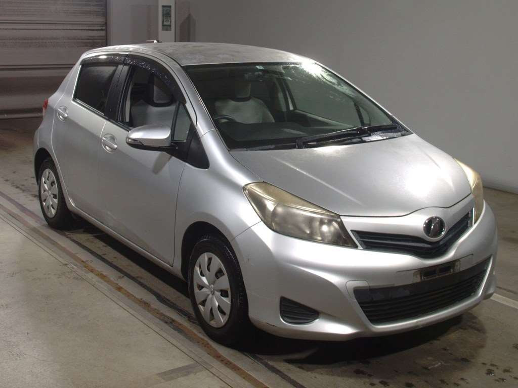 2011 Toyota Vitz KSP130[2]