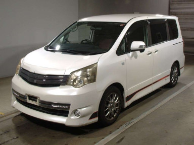 2010 Toyota Noah