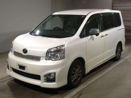 2013 Toyota Voxy