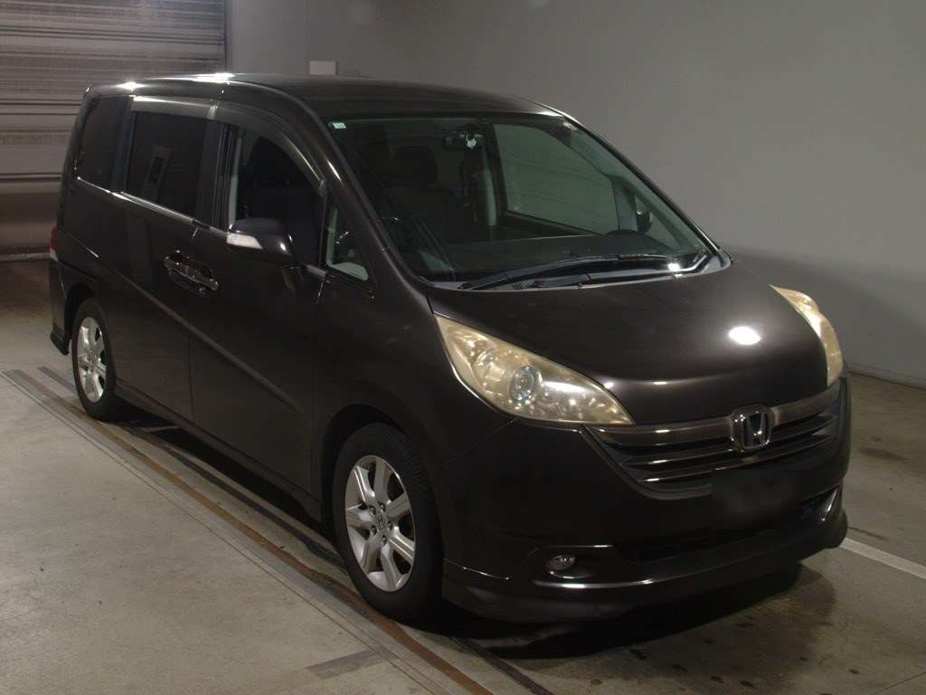 2006 Honda Step WGN RG3[2]