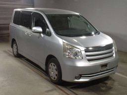 2009 Toyota Noah