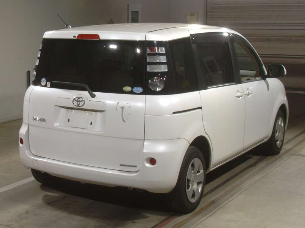 2007 Toyota Sienta NCP81G[1]