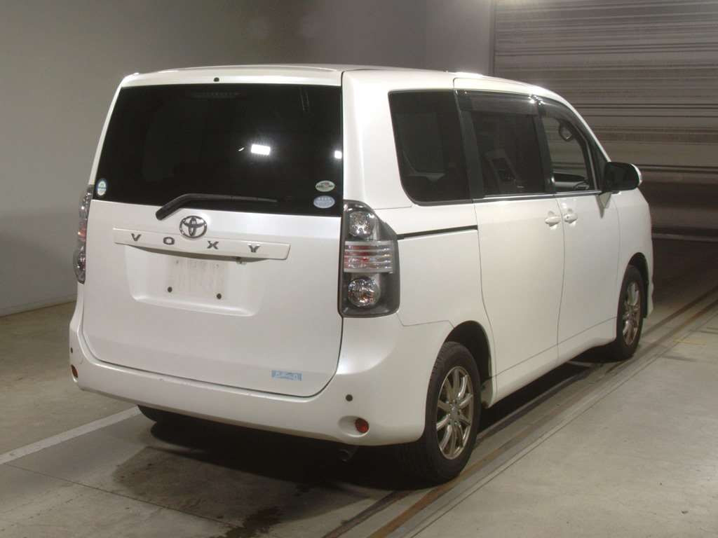 2007 Toyota Voxy ZRR70G[1]