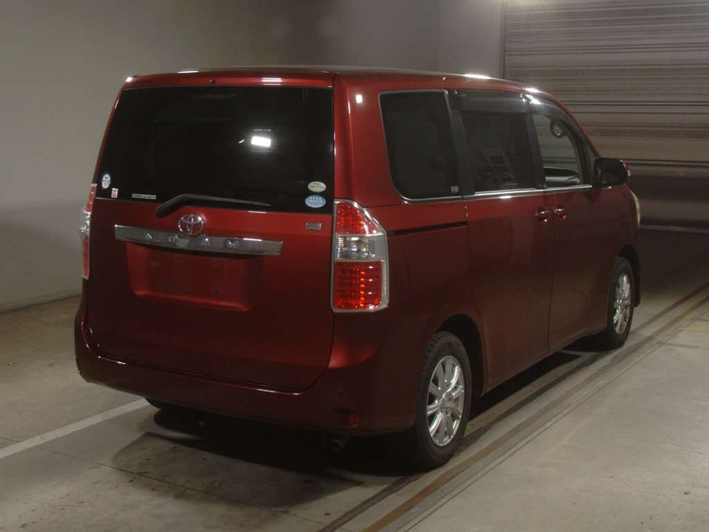 2009 Toyota Noah ZRR70G[1]