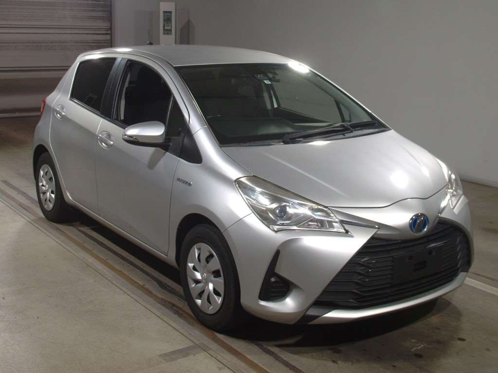 2019 Toyota Vitz NHP130[2]