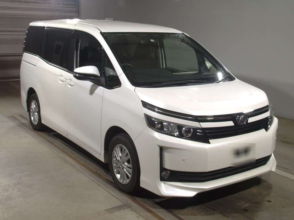 2015 Toyota Voxy ZRR80G[2]