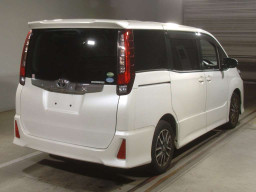 2016 Toyota Noah