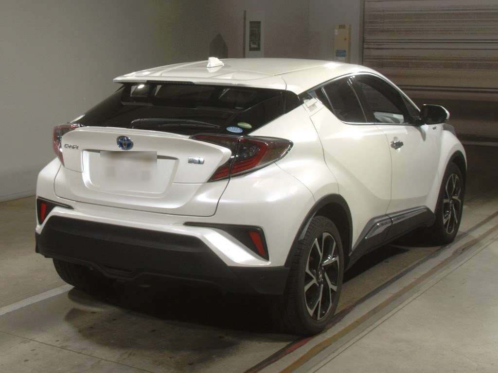 2018 Toyota C-HR ZYX10[1]