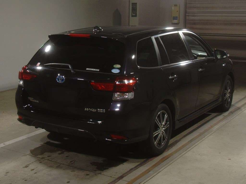 2015 Toyota Corolla Fielder NKE165G[1]