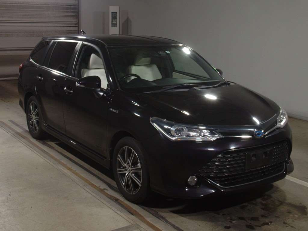 2015 Toyota Corolla Fielder NKE165G[2]