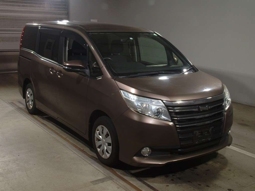 2014 Toyota Noah ZRR80G[2]