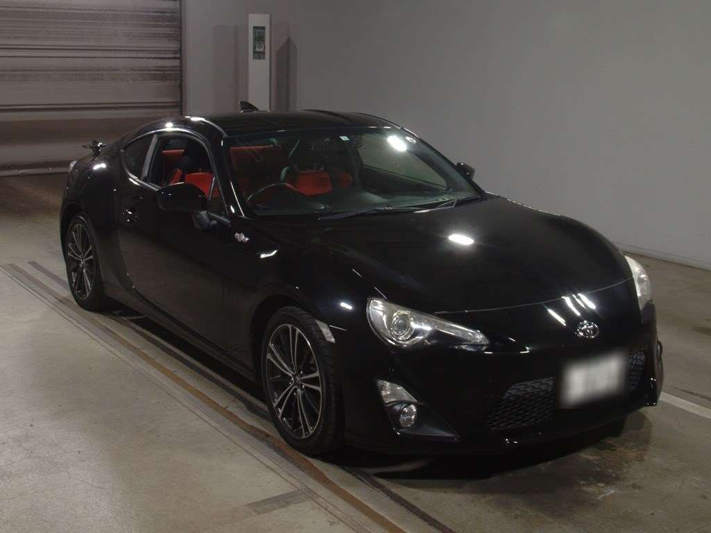 2012 Toyota 86 ZN6[2]