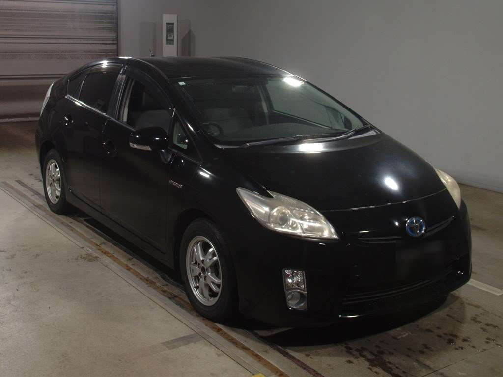 2010 Toyota Prius ZVW30[2]