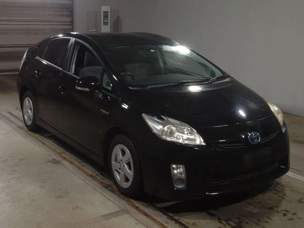 2011 Toyota Prius ZVW30[2]