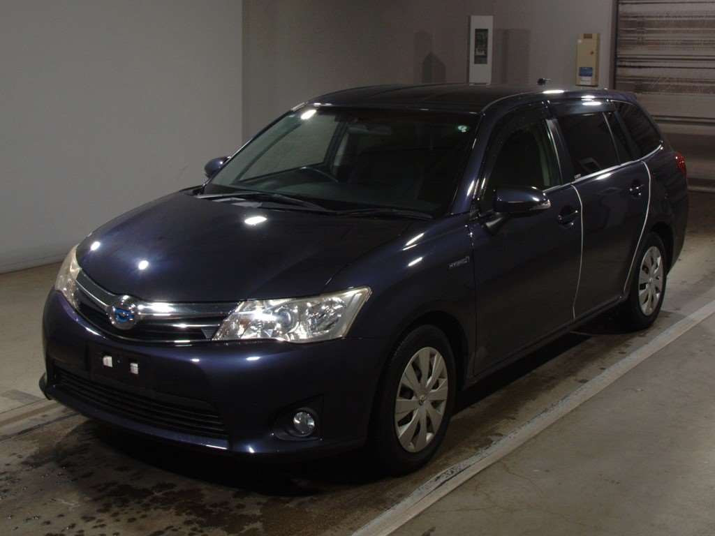 2013 Toyota Corolla Fielder NKE165G[0]