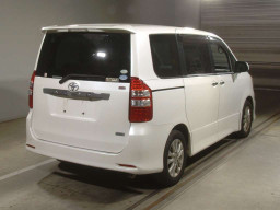 2011 Toyota Noah