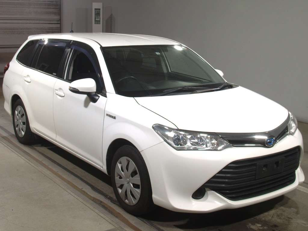 2015 Toyota Corolla Fielder NKE165G[2]