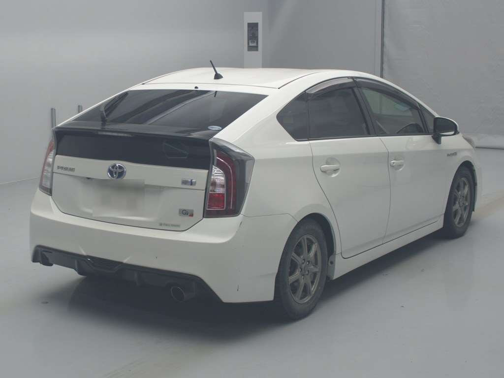 2014 Toyota Prius ZVW30[1]